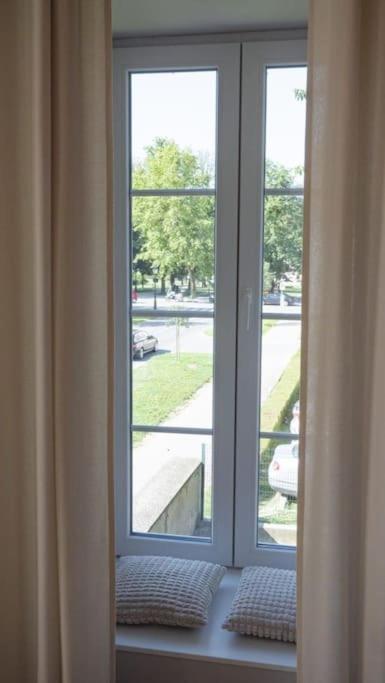 Central Park Apartments Бьеловар Экстерьер фото